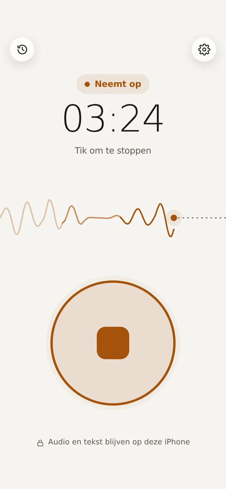 Sotto neemt op: de timer staat op 03:24 en de lijn beweegt mee met de stem.